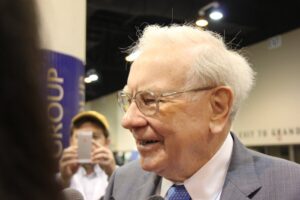 Warren buffett adores apple as much as ever
