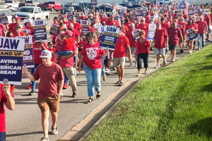 Stellantis stock shrugs off uaw strike authorization vote what to know